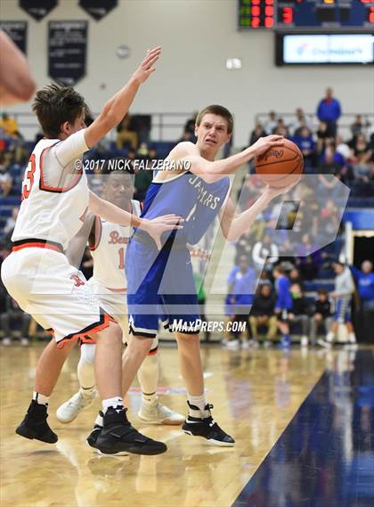 Thumbnail 1 in Hilliard Bradley vs Beavercreek photogallery.