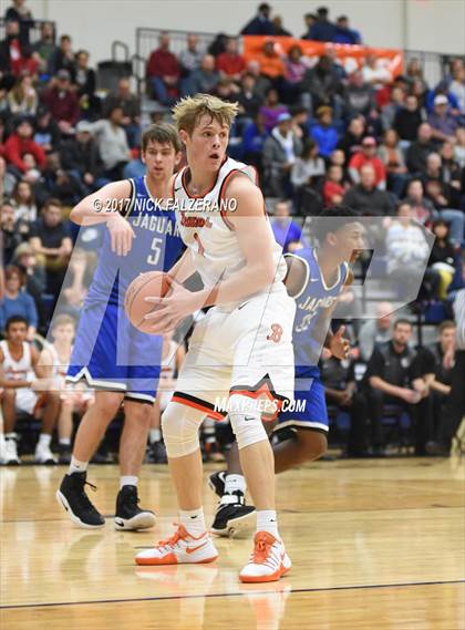 Thumbnail 3 in Hilliard Bradley vs Beavercreek photogallery.