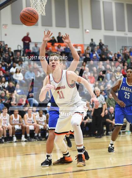 Thumbnail 1 in Hilliard Bradley vs Beavercreek photogallery.