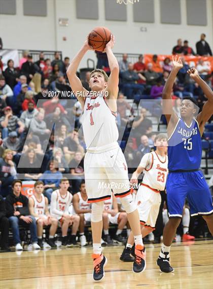 Thumbnail 3 in Hilliard Bradley vs Beavercreek photogallery.