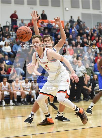 Thumbnail 3 in Hilliard Bradley vs Beavercreek photogallery.