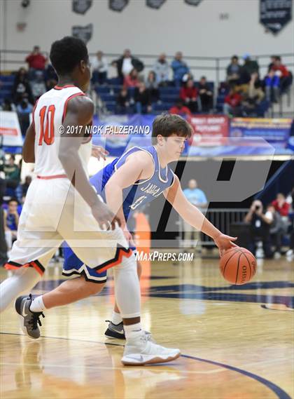 Thumbnail 2 in Hilliard Bradley vs Beavercreek photogallery.
