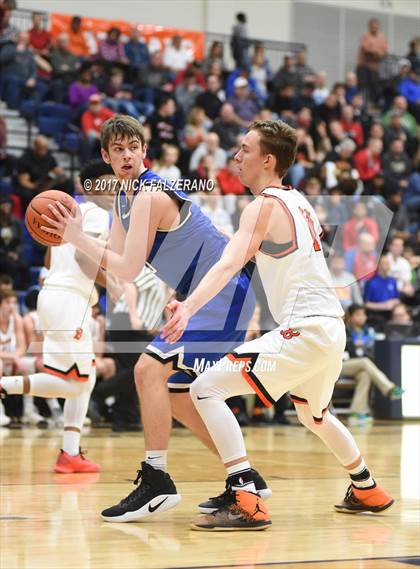Thumbnail 2 in Hilliard Bradley vs Beavercreek photogallery.