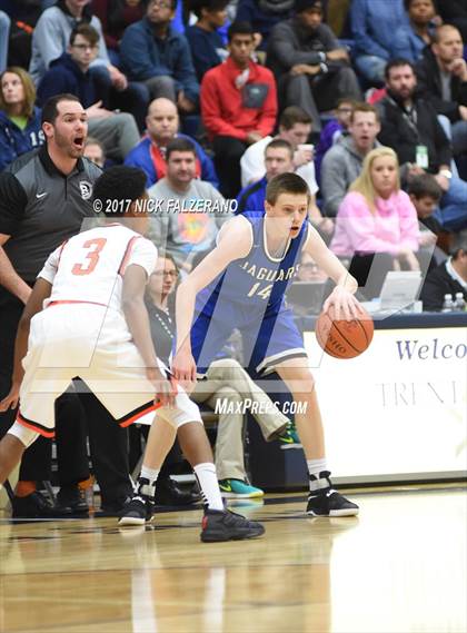 Thumbnail 2 in Hilliard Bradley vs Beavercreek photogallery.