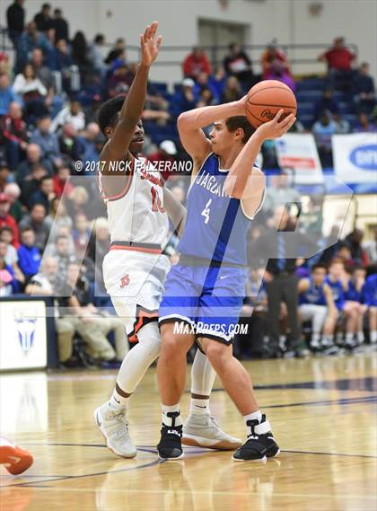 Thumbnail 2 in Hilliard Bradley vs Beavercreek photogallery.