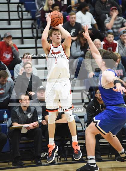 Thumbnail 2 in Hilliard Bradley vs Beavercreek photogallery.