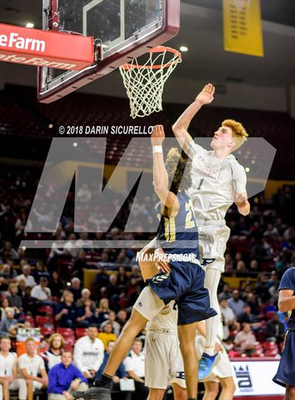 Thumbnail 1 in Desert Vista vs. Pinnacle (AIA 6A Semifinal) photogallery.