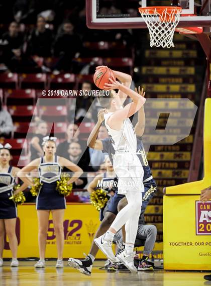 Thumbnail 3 in Desert Vista vs. Pinnacle (AIA 6A Semifinal) photogallery.
