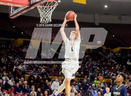 Thumbnail 3 in Desert Vista vs. Pinnacle (AIA 6A Semifinal) photogallery.