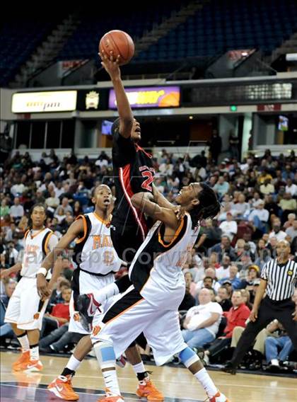 Thumbnail 3 in Westchester vs. McClymonds (CIF State D1 Final) photogallery.