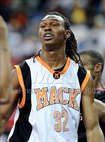 Thumbnail 3 in Westchester vs. McClymonds (CIF State D1 Final) photogallery.