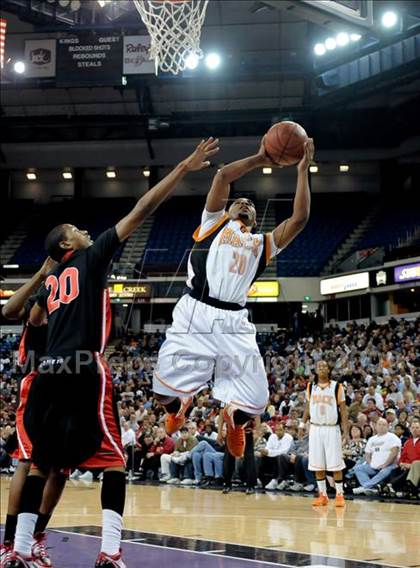 Thumbnail 2 in Westchester vs. McClymonds (CIF State D1 Final) photogallery.