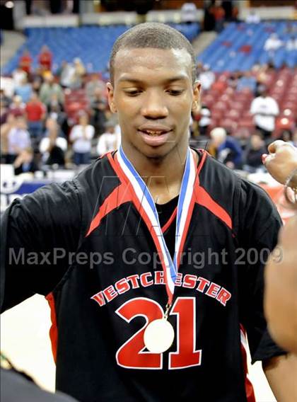 Thumbnail 3 in Westchester vs. McClymonds (CIF State D1 Final) photogallery.