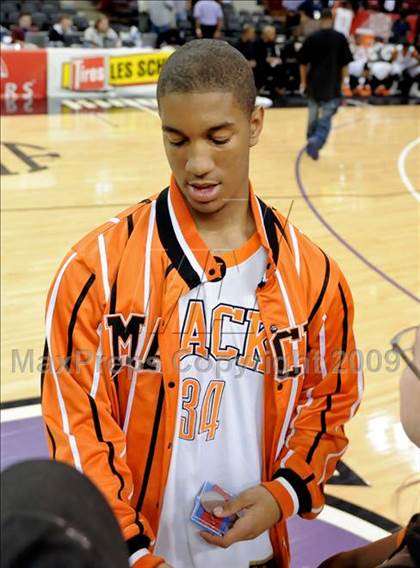 Thumbnail 1 in Westchester vs. McClymonds (CIF State D1 Final) photogallery.