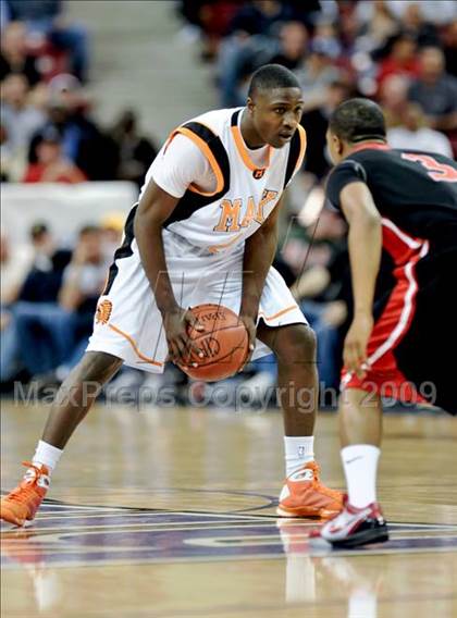 Thumbnail 2 in Westchester vs. McClymonds (CIF State D1 Final) photogallery.