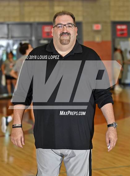 Thumbnail 1 in Orange Lutheran vs. Villa Park (Nike Extravaganza) photogallery.