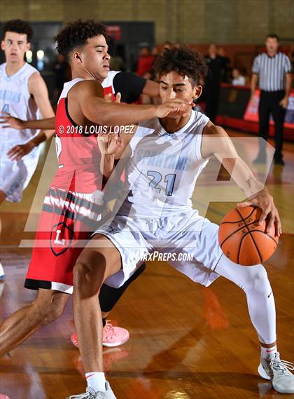 Thumbnail 1 in Orange Lutheran vs. Villa Park (Nike Extravaganza) photogallery.