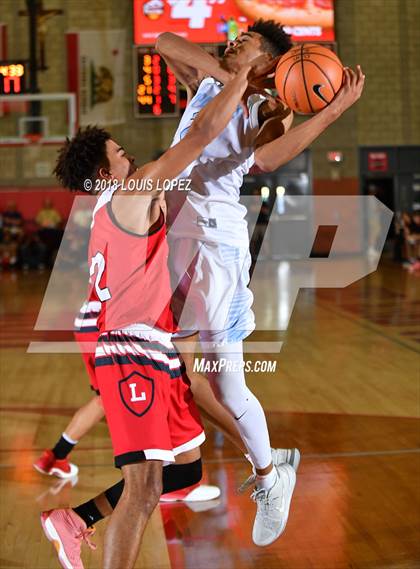 Thumbnail 1 in Orange Lutheran vs. Villa Park (Nike Extravaganza) photogallery.