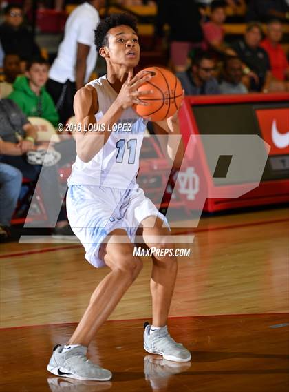 Thumbnail 2 in Orange Lutheran vs. Villa Park (Nike Extravaganza) photogallery.
