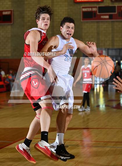 Thumbnail 1 in Orange Lutheran vs. Villa Park (Nike Extravaganza) photogallery.