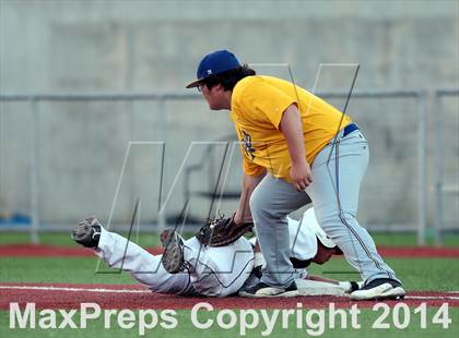 Thumbnail 3 in Grandview vs. Sunnyvale (UIL 2A Regional Final Playoff) photogallery.
