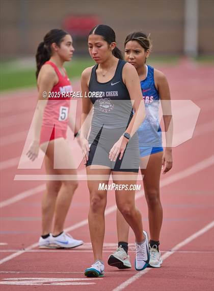Thumbnail 2 in UIL 6A Track & Field District Finals (1600M) photogallery.