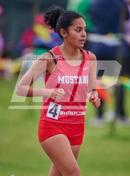 Thumbnail 1 in UIL 6A Track & Field District Finals (1600M) photogallery.