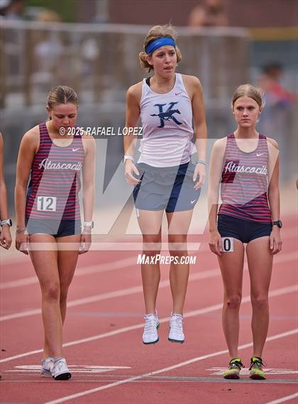 Thumbnail 1 in UIL 6A Track & Field District Finals (1600M) photogallery.