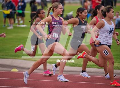 Thumbnail 1 in UIL 6A Track & Field District Finals (1600M) photogallery.
