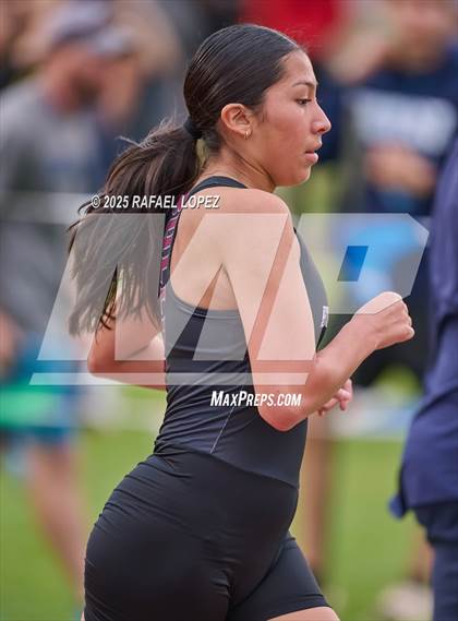 Thumbnail 3 in UIL 6A Track & Field District Finals (1600M) photogallery.