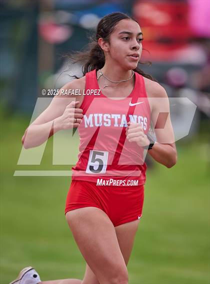 Thumbnail 3 in UIL 6A Track & Field District Finals (1600M) photogallery.