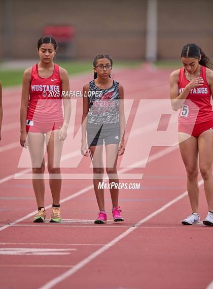 Thumbnail 3 in UIL 6A Track & Field District Finals (1600M) photogallery.