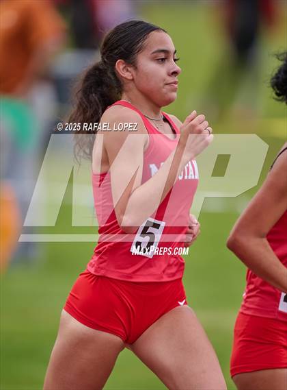 Thumbnail 3 in UIL 6A Track & Field District Finals (1600M) photogallery.