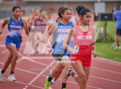 Thumbnail 3 in UIL 6A Track & Field District Finals (1600M) photogallery.