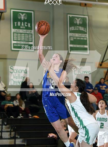 Thumbnail 1 in Wood vs. Dixon (Ram Jam Winter Classic) photogallery.