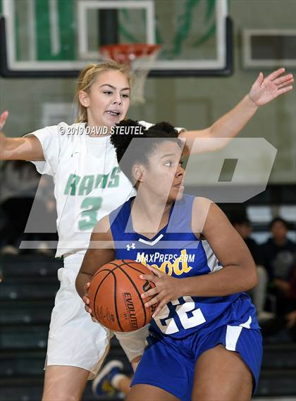 Thumbnail 2 in Wood vs. Dixon (Ram Jam Winter Classic) photogallery.