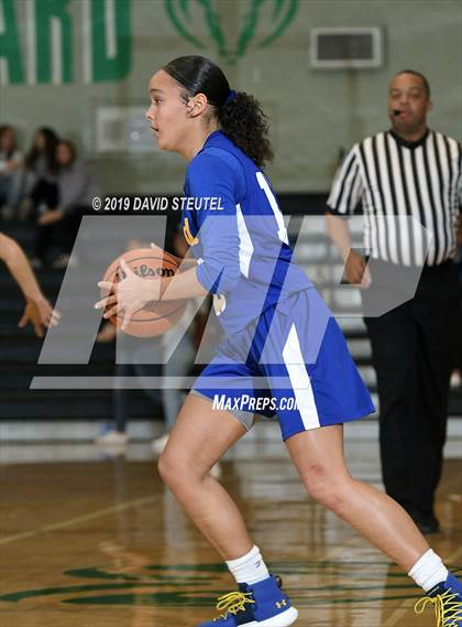 Thumbnail 2 in Wood vs. Dixon (Ram Jam Winter Classic) photogallery.