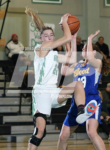 Thumbnail 2 in Wood vs. Dixon (Ram Jam Winter Classic) photogallery.