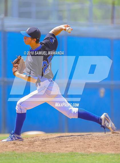 Thumbnail 1 in El Camino Real vs Roosevelt photogallery.