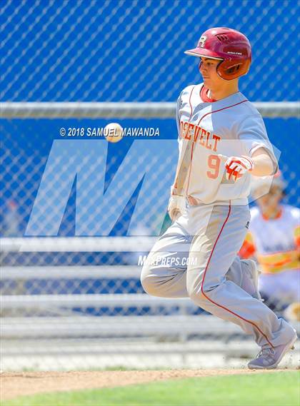 Thumbnail 3 in El Camino Real vs Roosevelt photogallery.