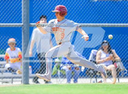 Thumbnail 2 in El Camino Real vs Roosevelt photogallery.