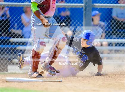 Thumbnail 1 in El Camino Real vs Roosevelt photogallery.