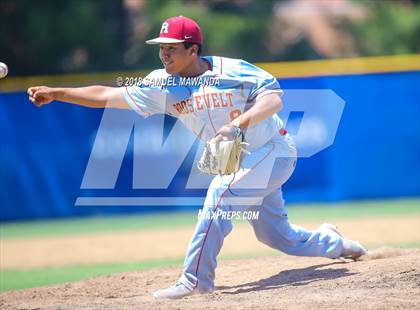Thumbnail 2 in El Camino Real vs Roosevelt photogallery.
