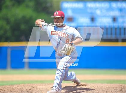 Thumbnail 2 in El Camino Real vs Roosevelt photogallery.