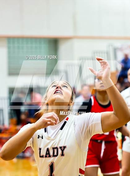 Thumbnail 3 in Grand Saline vs Campbell photogallery.