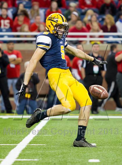 Thumbnail 3 in Ithaca vs Clinton (MHSAA Division 6 Final) photogallery.