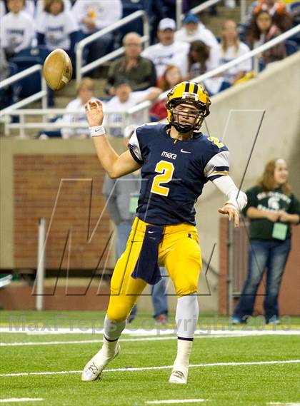 Thumbnail 3 in Ithaca vs Clinton (MHSAA Division 6 Final) photogallery.
