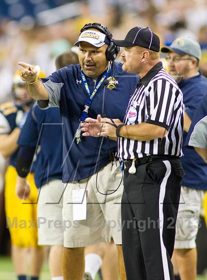 Thumbnail 3 in Ithaca vs Clinton (MHSAA Division 6 Final) photogallery.