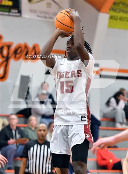 Thumbnail 3 in Vista del Lago vs. Patterson (Tiger Classic) photogallery.