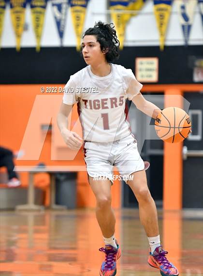 Thumbnail 2 in Vista del Lago vs. Patterson (Tiger Classic) photogallery.